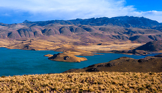 Lagunillas Lake - Andean Lagoons ont he way from Colca canyon to Puno